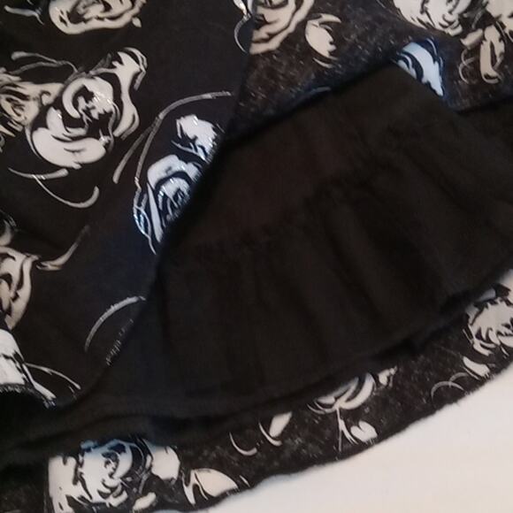 MMDaDa Girl Black White Floral Full Skirt.10 Pretty Flowy - Picture 3 of 6